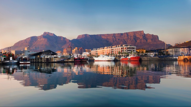 V&A Waterfront med Table Mountain i bakgrunnen